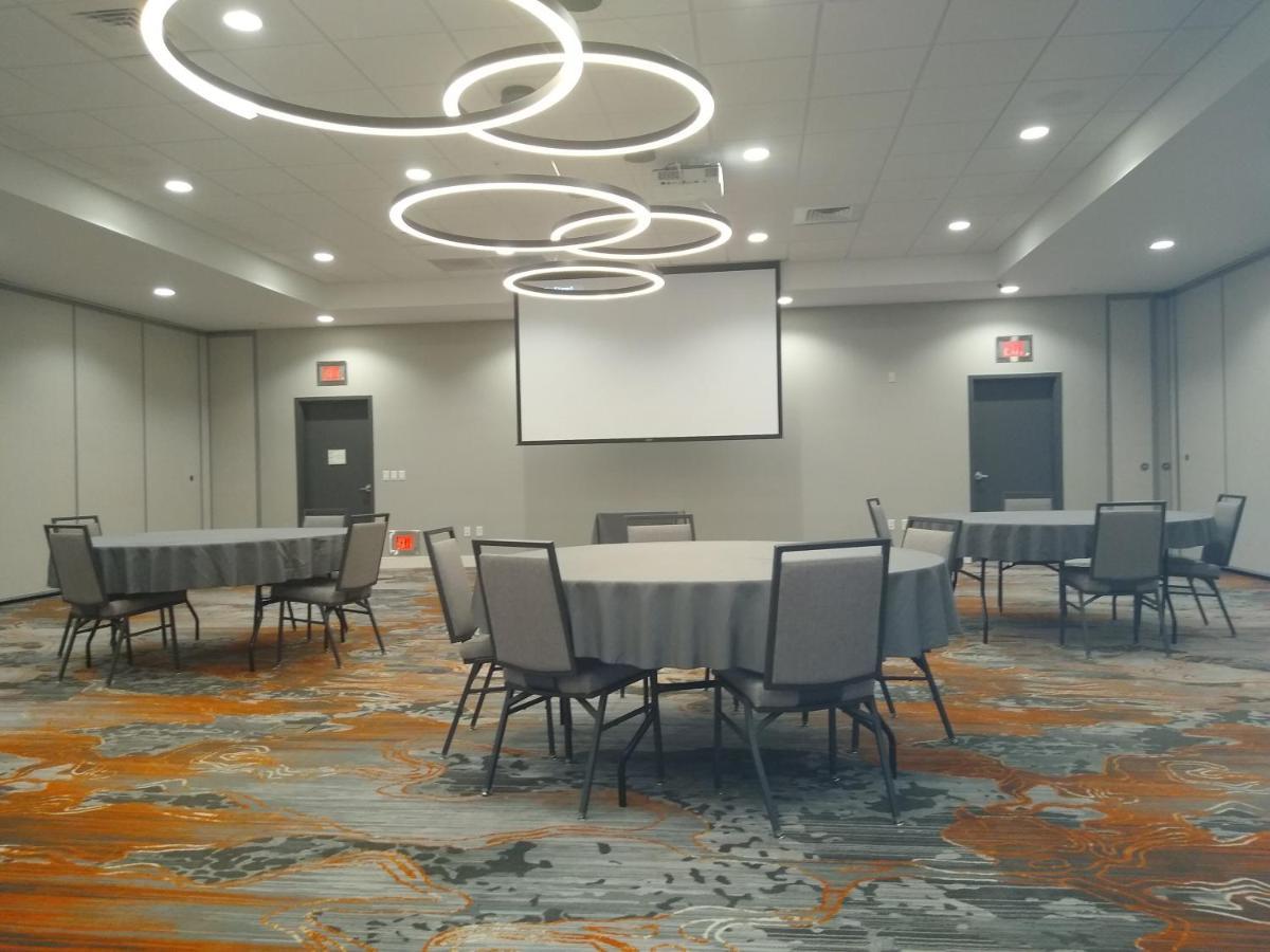 Holiday Inn - Kansas City - Northeast By Ihg Экстерьер фото